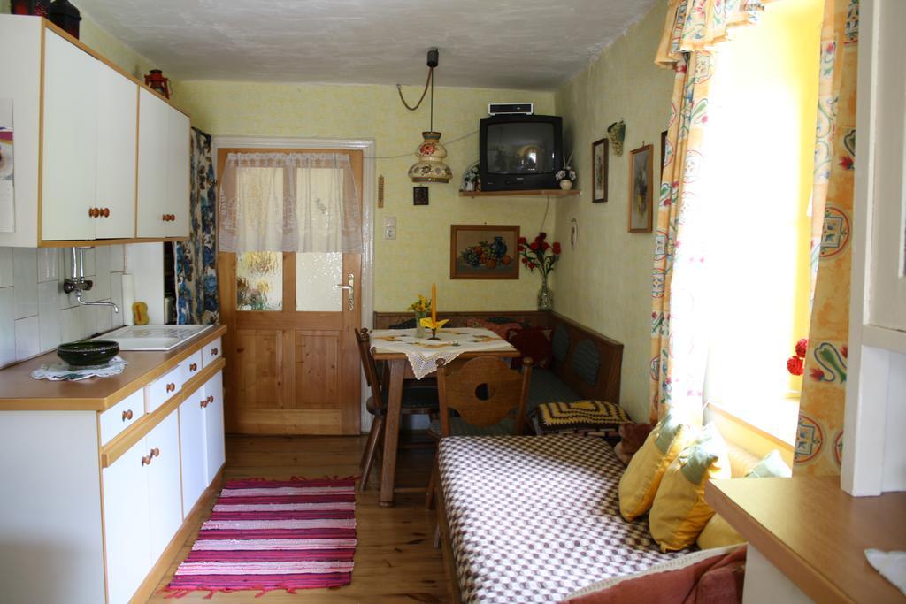 Weinbau-Gaestezimmer Martin Und Eva Maria Jamek 레헨스테이너와차우 외부 사진